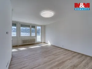 Pronájem bytu 3+kk, Praha - Karlín, U Sluncové, 65 m2