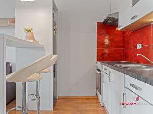 Pronájem bytu 1+kk, Hradec Králové - Třebeš, Ve Stromovce, 41 m2