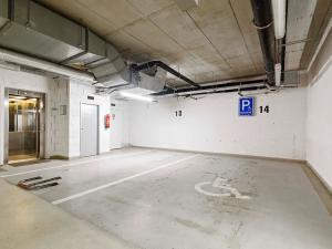 Pronájem garážového stání, Praha - Vinohrady, Italská, 20 m2