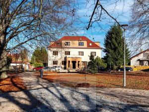 Prodej bytu 2+1, Říčany, nám. Československé armády, 61 m2