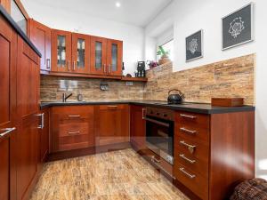 Prodej bytu 2+1, Říčany, nám. Československé armády, 61 m2