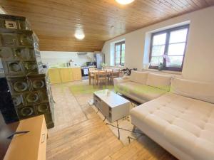 Pronájem bytu 3+kk, Velké Karlovice, 71 m2