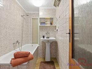 Prodej bytu 4+1, Karlovy Vary, Moskevská, 102 m2