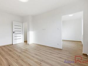 Prodej bytu 2+1, Karlovy Vary, Šmeralova, 51 m2
