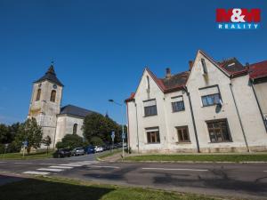 Pronájem bytu 3+1, Nechanice, Husovo nám., 98 m2