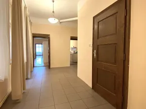 Pronájem bytu 3+1, Praha - Malá Strana, Malostranské náměstí, 113 m2