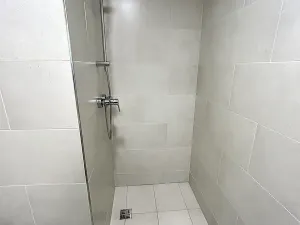 Pronájem bytu 1+kk, Praha - Vysočany, Poděbradská, 28 m2