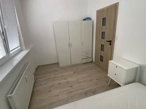 Pronájem bytu 2+kk, Bratislava, Slovensko, Topoľčianska, 38 m2