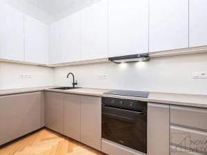 Prodej bytu 4+kk, Praha - Holešovice, Na Maninách, 95 m2