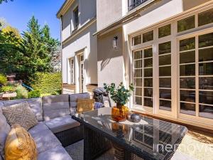 Prodej vily, Praha - Dejvice, V Šáreckém údolí, 459 m2