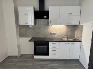 Prodej bytu 1+kk, Praha - Hostivař, Azalková, 24 m2