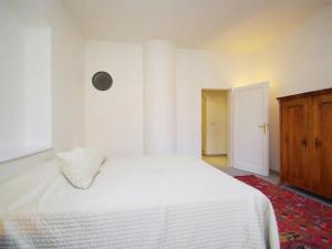 Pronájem bytu 3+1, Praha - Malá Strana, Hroznová, 73 m2