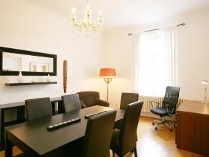 Pronájem bytu 4+1, Praha - Nové Město, Biskupská, 132 m2