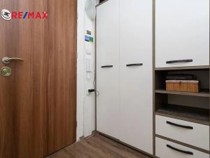 Pronájem bytu 1+1, Praha - Troja, Krynická, 29 m2