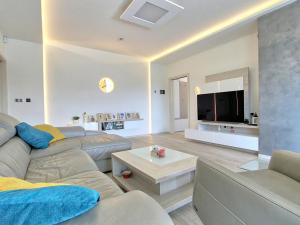 Pronájem rodinného domu, Sulice, Osiková, 260 m2