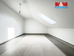 Pronájem bytu 2+1, Velešín, Družstevní, 76 m2