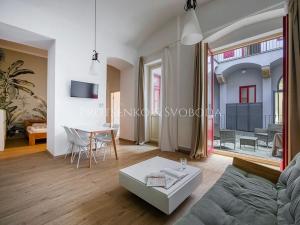 Prodej bytu 2+kk, Praha - Karlín, Prvního pluku, 73 m2