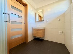 Prodej bytu 1+kk, Mukařov - Srbín, Šípková, 30 m2