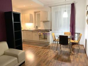 Pronájem bytu 2+kk, Praha - Košíře, Cetyňská, 45 m2