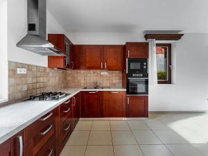 Pronájem rodinného domu, Praha - Křeslice, Pod ovčínem, 300 m2