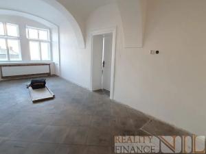 Pronájem bytu 2+kk, Plzeň, náměstí Republiky, 62 m2