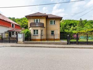 Prodej rodinného domu, Měchenice, M. J. Hurta, 230 m2