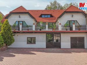 Prodej rodinného domu, Nepomyšl, 410 m2