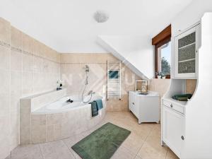 Prodej rodinného domu, Ohrobec, Jarovská, 345 m2