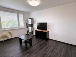 Pronájem bytu 2+1, Liberec - Liberec XXX-Vratislavice nad Nisou, Nad Školou, 51 m2