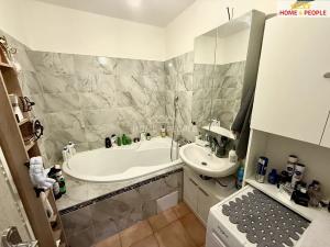 Pronájem bytu 3+kk, Praha - Libeň, Sokolovská, 55 m2