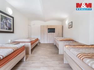 Prodej činžovního domu, Černčice, Husova, 732 m2