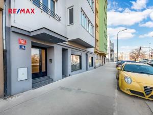 Pronájem bytu 1+kk, Praha - Libeň, náměstí Dr. Václava Holého, 27 m2