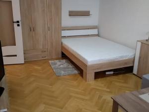 Pronájem bytu 1+1, Brno, Brožíkova, 38 m2