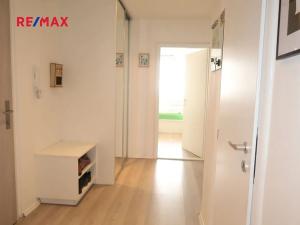 Pronájem bytu 2+kk, Praha - Malešice, U krbu, 51 m2