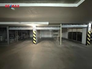 Pronájem garáže, Praha - Košíře, Zahradníčkova, 18 m2