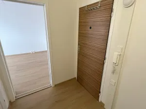 Pronájem bytu 1+1, Praha, Květnového vítězství, 30 m2