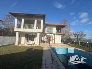 Prodej rodinného domu, Pomorie, Bulharsko, 146 m2