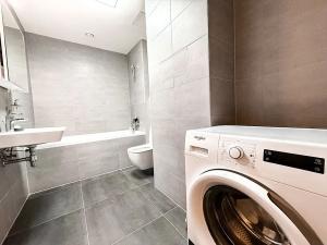 Pronájem bytu 1+kk, Praha - Holešovice, U průhonu, 35 m2