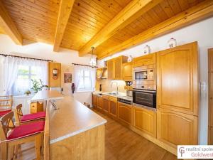 Prodej rodinného domu, Cvikov, 210 m2