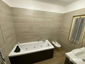 Pronájem bytu 2+1, Praha - Smíchov, Plzeňská, 58 m2