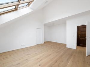 Prodej bytu 2+kk, Praha - Holešovice, Veverkova, 51 m2