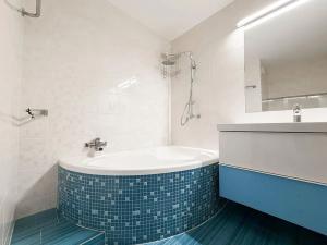 Pronájem bytu 3+kk, Praha - Holešovice, Dělnická, 81 m2