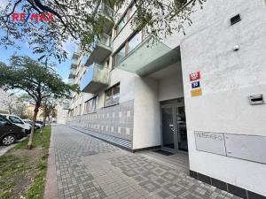 Pronájem bytu 1+kk, Praha - Holešovice, Osadní, 33 m2