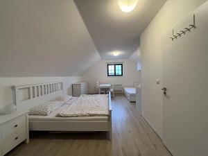 Prodej vinného sklepa, Čejkovice, 66 m2