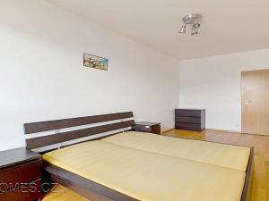 Pronájem bytu 2+kk, Praha - Holešovice, U Uranie, 70 m2