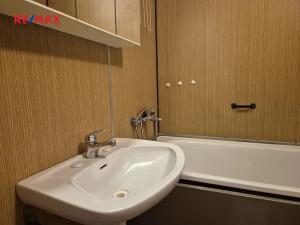 Prodej bytu 3+1, Praha - Stodůlky, Trávníčkova, 73 m2