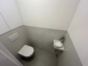 Pronájem bytu 1+kk, Praha - Krč, Murgašova, 42 m2