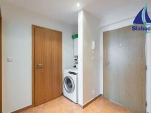 Prodej bytu 2+kk, Praha - Pitkovice, Penízovková, 63 m2