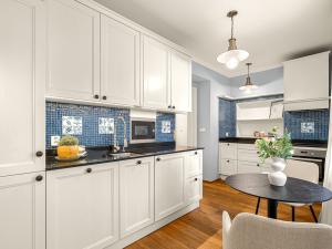 Prodej bytu 2+1, Praha - Malá Strana, Zámecká, 47 m2