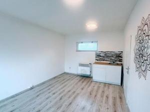 Pronájem obchodního prostoru, Plzeň, Mánesova, 17 m2